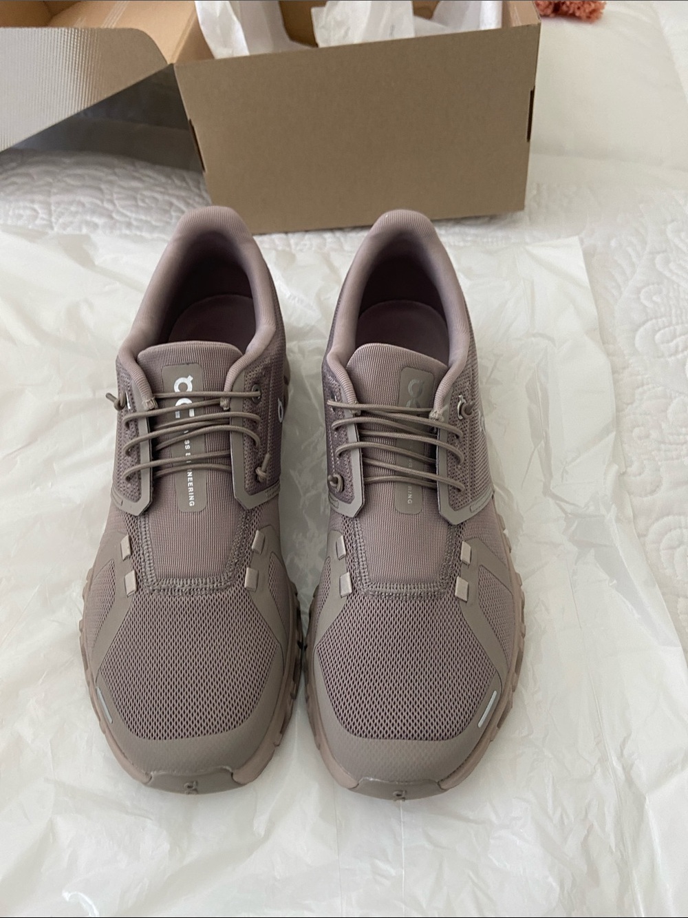 NWT in box! Oncloud 6. Color is a deep khaki tan. Cinder/fog